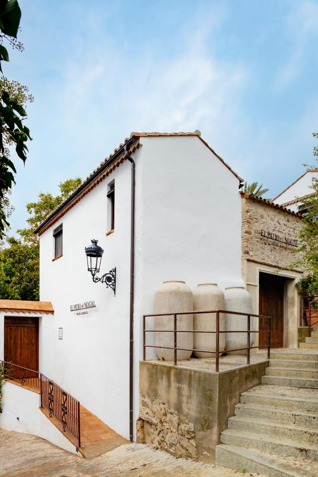 Apartamentos Turisticos El Patio Del Nogal Guadalupe  Exterior foto